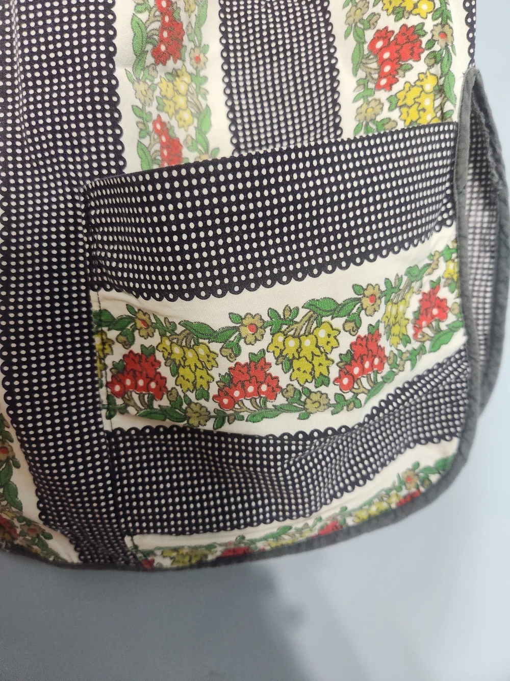 Floral Stripe Vintage 60s 70s Cobbler Apron House Smock w Pockets. Button Close